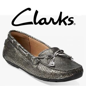 Clarks Artisan Dunbar metallic snakeskin leather loafers Size 8.5